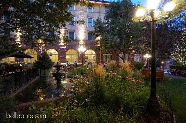 Hotel Colorado's courtyard in Glenwood Springs #travel