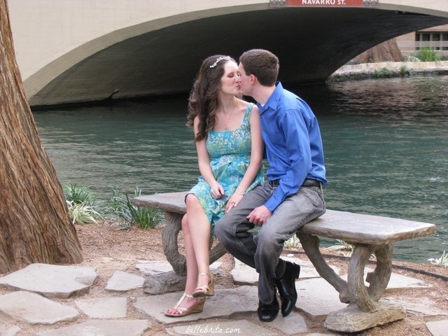 Kissing along the San Antonio riverwalk