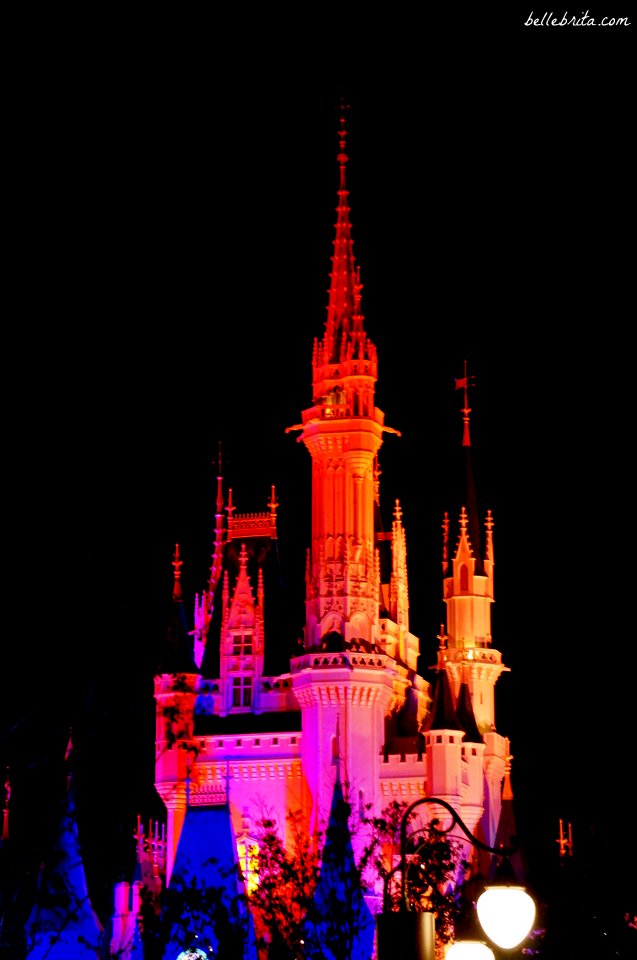 Magic Kingdom is so beautiful at night! | Belle Brita