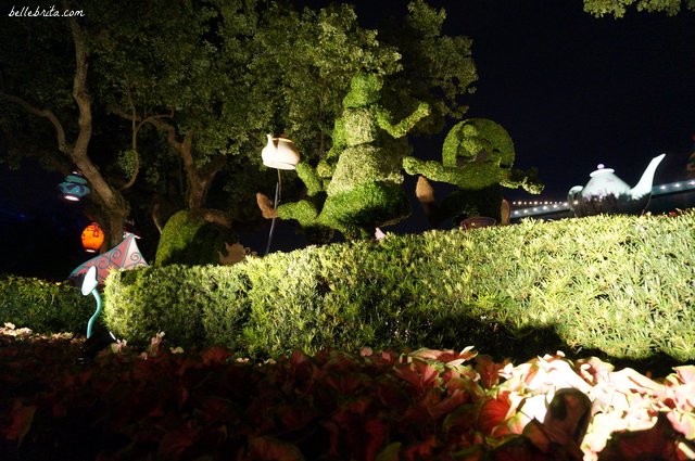 I love the Disney World topiaries! | Belle Brita