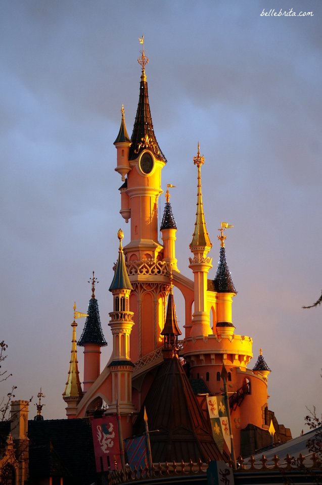 Disneyland Paris at sunset | Belle Brita