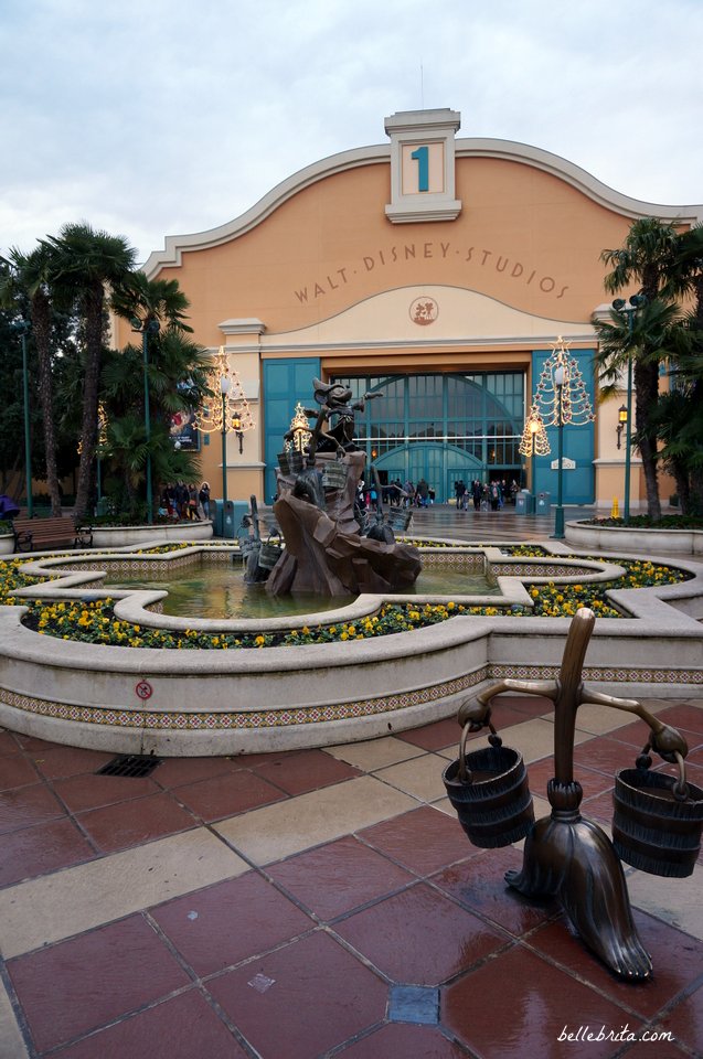 Courtyard in Walt Disney Studios | Belle Brita