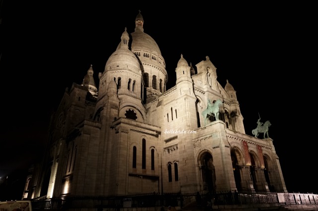 Sacré Coeur at night. | A one-day Paris itinerary isn't complete without a visit to Sacré Coeur in Montmartre. | Belle Brita