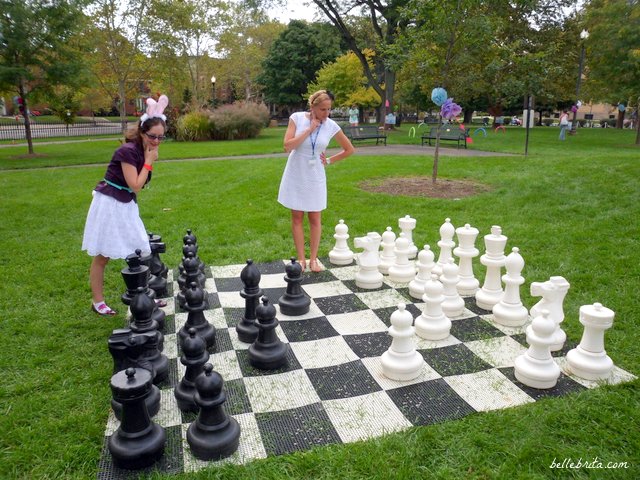 Playing chess at the Topiary Park, Columbus | Belle Brita