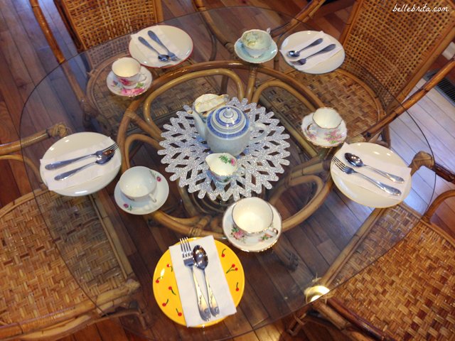Use mismatched tea cups and tea pots at your next tea party! | Belle Brita