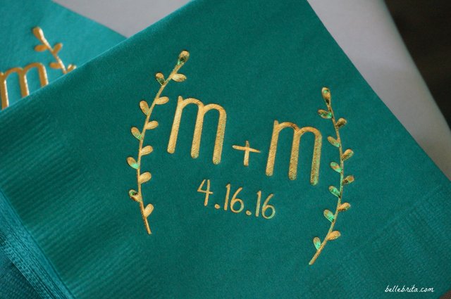 Gorgeous teal and gold wedding cocktail napkins | Belle Brita