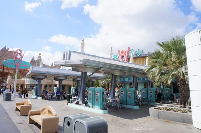 Grab yummy treats and people-watch at Flo's V8 Cafe | Belle Brita