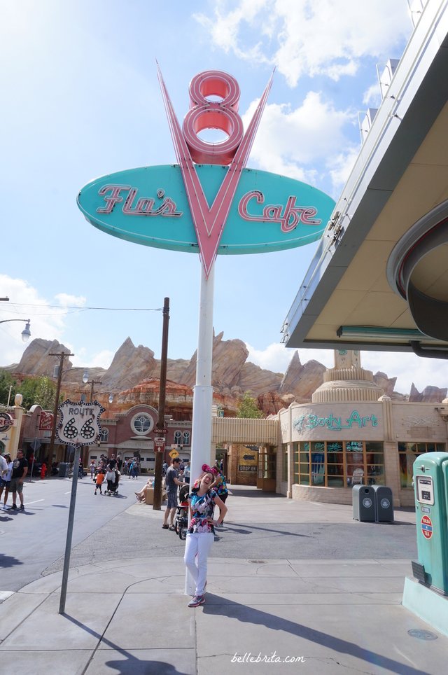 Grab yummy treats and people-watch at Flo's V8 Cafe | Belle Brita
