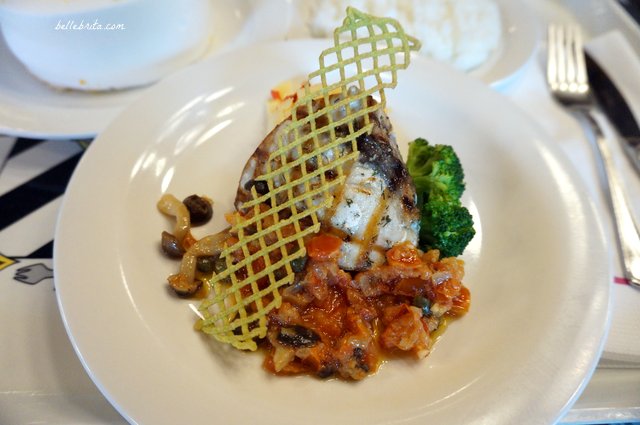 Queen of Hearts Banquet Hall review | Swordfish meal | Belle Brita