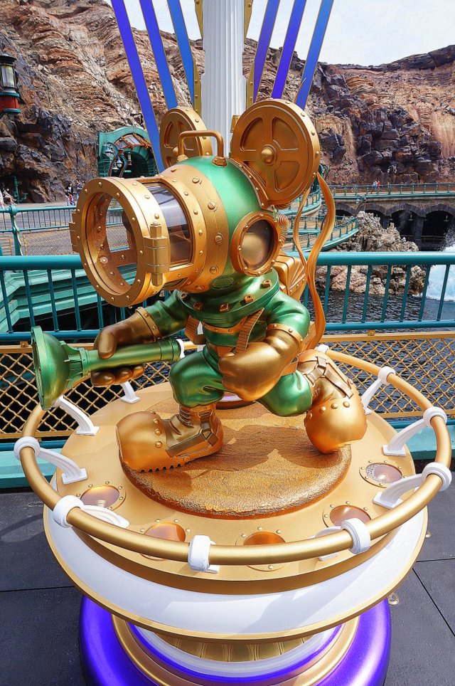 Tokyo Disney Sea Golden Mickey Port Discovery | Plan a trip to Tokyo Disney Sea with this review of one day in the park! | Belle Brita #Disney