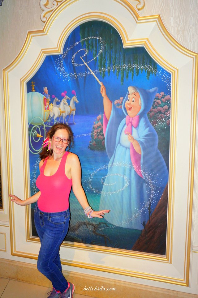 I felt like a beautiful princess visiting Tokyo Disneyland Cinderella's Fairy Tale Hall! | Belle Brita