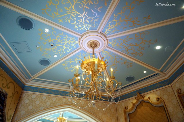 Tokyo Disneyland Cinderella's Fairy Tale Hall | What a magical place! | Belle Brita