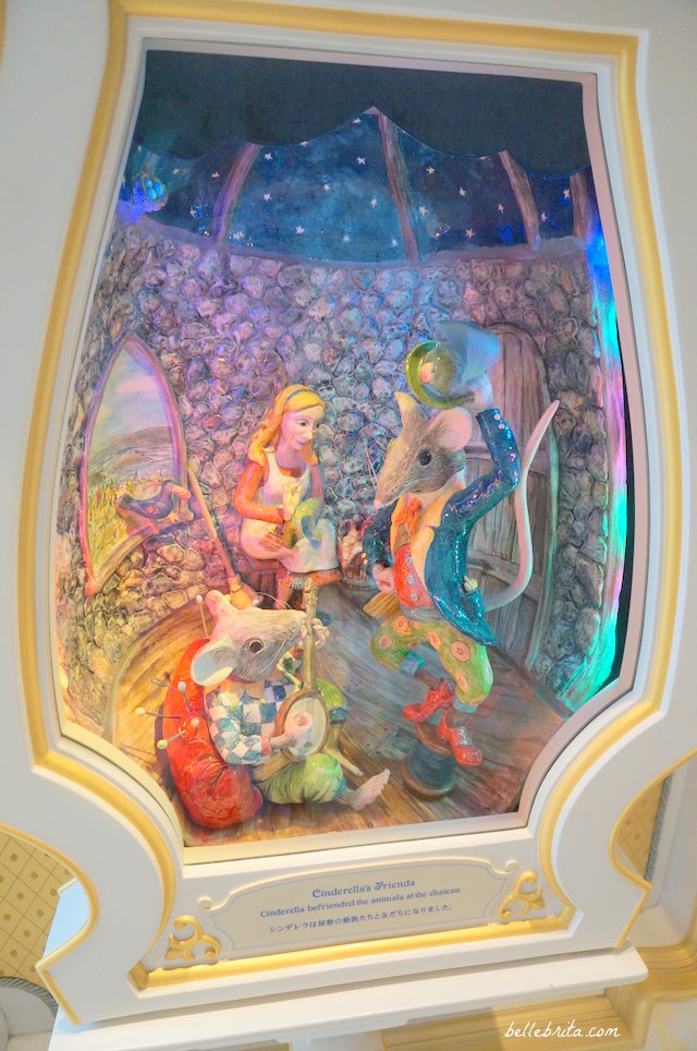 Cinderella with her animal friends | Tokyo Disneyland Fairy Tale Hall | Belle Brita