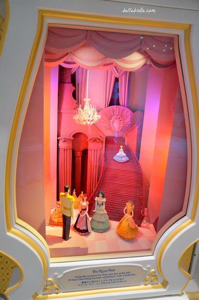 Cinderella arrives at the ball | Tokyo Disneyland Fairy Tale Hall | Belle Brita