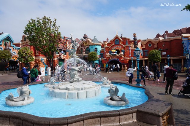 Roger Rabbit fountain, Tokyo Disneyland Toontown | Tokyo Disneyland review | Belle Brita