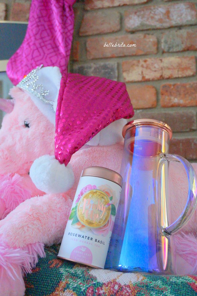 Pinky Up sells the most magical tea and tea accessories for all your unicorn and mermaid friends. This Christmas, stuff your stockings with a canister of loose leaf tea. Host the prettiest holiday party with an iridescent glass pitcher. | Belle Brita