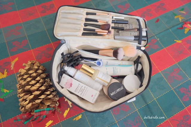 A sturdy cosmetics case is the perfect gift for women who love to travel. This quilted cosmetics bag from Ellis James Designs is wonderful quality, with plenty of room for makeup and skincare. | Belle Brita