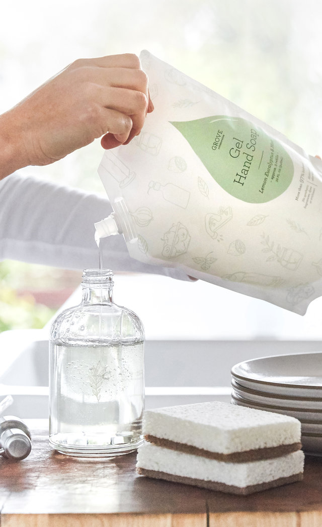 Ready to make simple sustainable changes this year? Start using a refillable hand soap dispenser like this beautiful glass bottle from Grove Collaborative! | Belle Brita