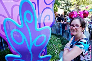 Waiting in line for Disneyland's Alice in Wonderland ride! | Belle Brita